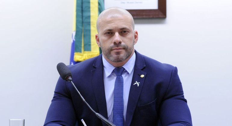 Deputado Daniel Silveira é acusado de atuar para subverter a democracia