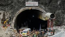 Equipes de resgate estão a 5 m de operários presos em túnel na Índia