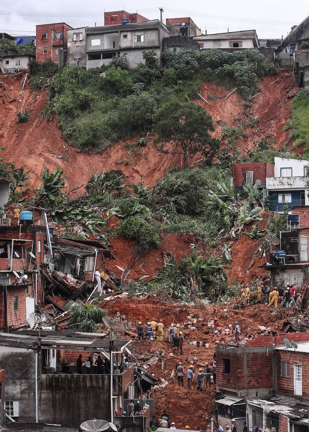 Deslizamento em Franco da Rocha matou pelo menos oito pessoas