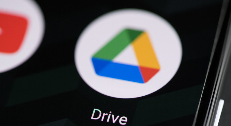 Desbloqueie o potencial do Google Drive com 7 recursos úteis para otimizar a produtividade no trabalho.