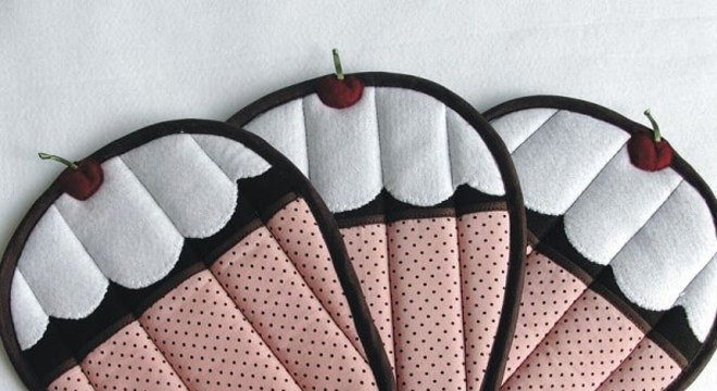 Descansos de panela de patchwork em formato de cupcake