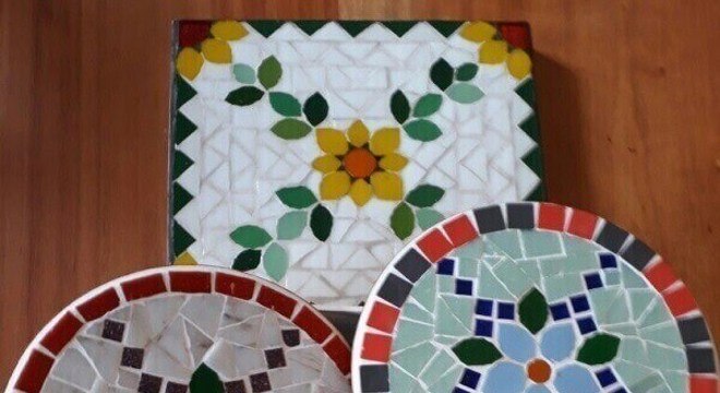 Descansos de panela feito com mosaico