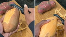 Influenciadora choca ao ensinar jeito certo de usar descascador de batatas: '40 anos para aprender'
