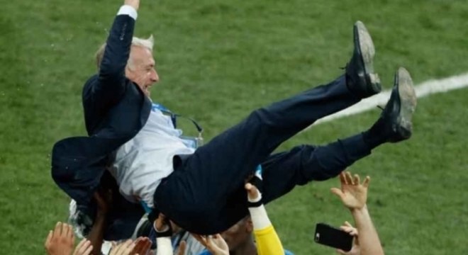 Deschamps acabou representando a figura paterna que Mourinho não quis ser