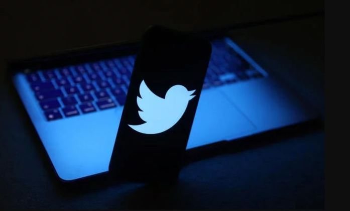 Desde que assumiu o comando da rede, o Twitter diminuiu de forma considerável a sua força de trabalho - saindo de 8.000 funcionários para 1.500 em todo o mundo. 