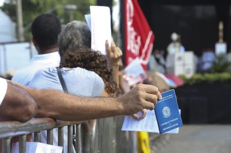 Desemprego é desafio para equipe econômica