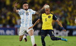 Nicolás González (Argentina) — O atacante sofreu uma lesão muscular durante o treino desta quinta-feira (17) e foi cortado da lista de convocados para a competição. O jogador fez parte do elenco da equipe na Rússia 2018