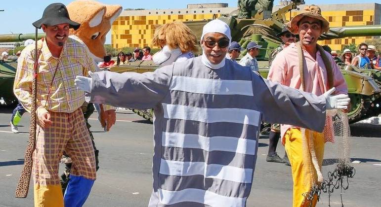 Apresentação durante o desfile de 2014