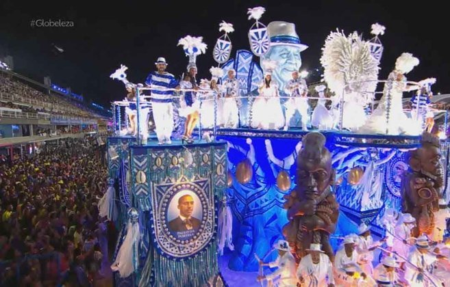 Desfile da Portela na segunda noite do carnaval do Rio de Janeiro na Sapucaí.