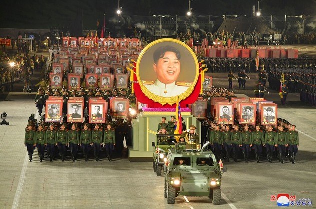 Desfile militar Coreia do Norte Kim Jong-un