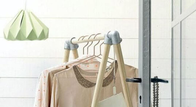 design minimalista de cabideiro arara