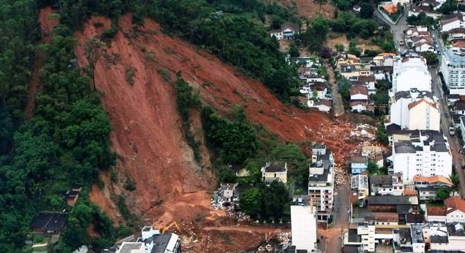 Ao Menos 4 Milhoes De Pessoas Vivem Em Areas De Risco No Brasil Noticias R7 Brasil