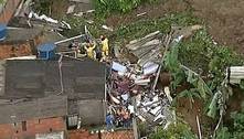 Deslizamento de terra atinge duas casas em Ferraz de Vasconcelos (SP)