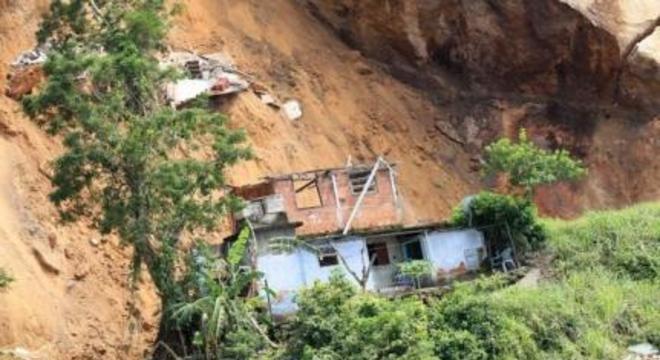 Sobe Para 5 Número De Mortos Em Deslizamento Em Niterói Veja Fotos E Vídeo Cidades R7 