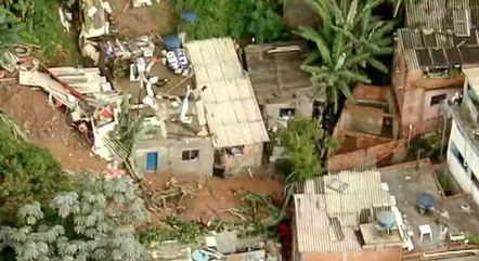 Família é atingida por deslizamento em Embu 