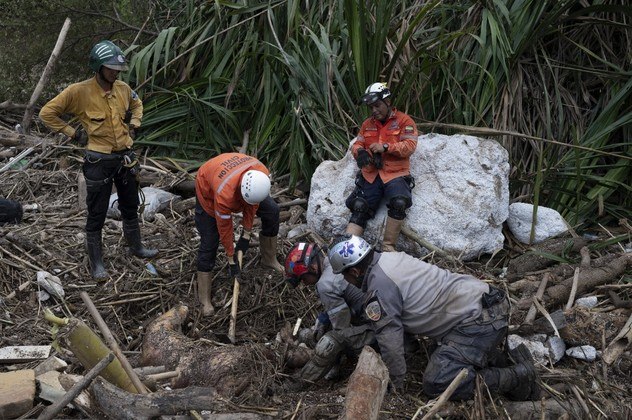 A Venezuela sofre neste ano com uma temporada de chuvas atípica, que se estendeu por praticamente todo o ano devido ao fenômeno La Niña, ondas tropicais e as consequências do furacão Julia