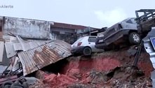 Desmanche de carros fica destruído após temporal derrubar muro na Grande São Paulo