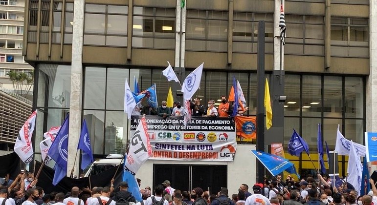 Centrais sindicais fizeram nesta quarta manifestação contra o fim da desoneração da folha
