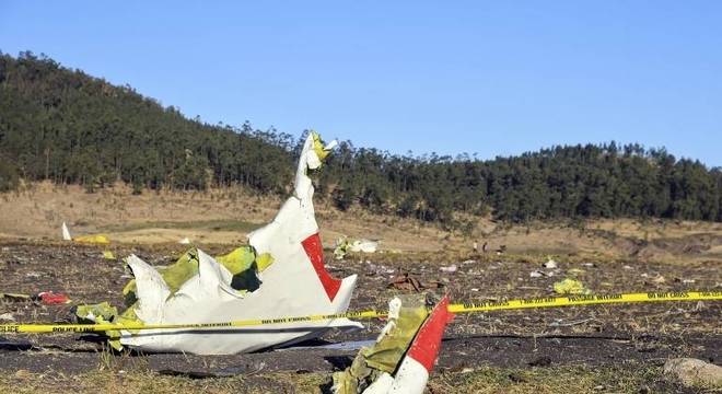 Avião caiu apenas seis minutos após decolar em Adis-Abeba