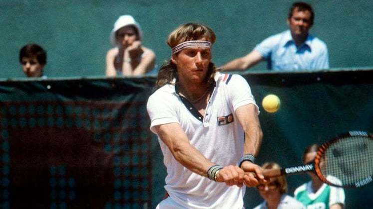 Detentor de seis títulos de Roland Garros e pentacampeão em Wimbledon, o sueco Bjorn Borg deixou as quadras aos 26 anos de idade. De acordo com ele, a justificativa da precoce aposentadoria foi 