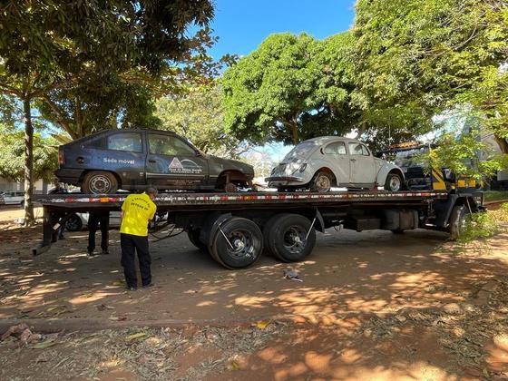 Carros são recolhidos em operação da Secretaria de Segurança Pública