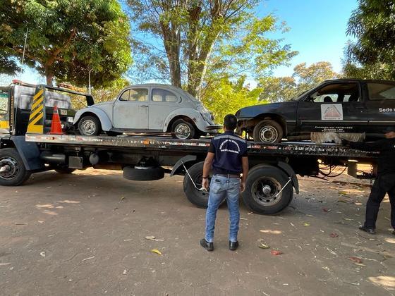 Carros são recolhidos em operação da Secretaria de Segurança Pública