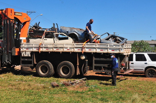 Carros são recolhidos em operação da Secretaria de Segurança Pública