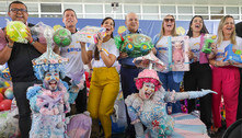 Governador do DF participa de campanha de doação de brinquedos para crianças carentes 