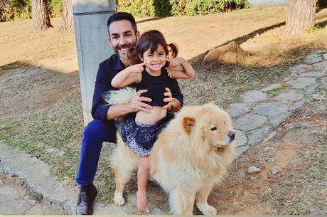 O advogado João Badari com a filha Elis