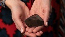 Diamante negro gigante e de origem extraterrestre é leiloado por R$ 22 milhões