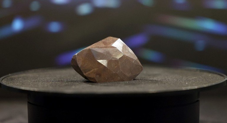 O diamante apelidado de "Enigma" tem 555,55 quilates e 55 faces 