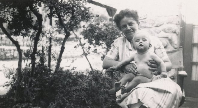 Mãe e filha correram risco quando Marian Diamond nasceu na Califórnia em 1926