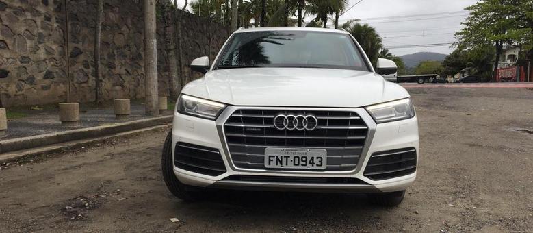 Para acompanhar a blindagem o carro ainda recebeu pneus do tipo RunFlat