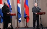 A Rússia, atingida por sanções ocidentais por causa do conflito na Ucrânia, busca fortalecer os laços políticos e econômicos com outros países que se opõem ao que chama de hegemonia dos EUA. Cuba está sob embargo econômico dos Estados Unidos desde 1962, após a revolução comunista liderada por Castro