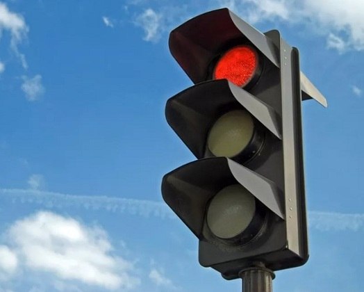 Dica número 8: Preste o dobro de atenção em semáforos