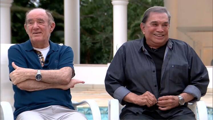 Grande reencontroUm reencontro muito esperado Didi e Dedé, de Os Trapalhões, voltam a estar juntos na televisão depois de muito tempo. Renato Aragão recebeu, juntamente da equipe do Domingo Espetacular, o parceiro de risadas Dedé Santana em sua casa. Os dois revelam segredos e bastidores da relação de 