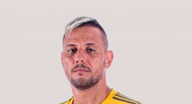 Diego Alves: 6,0 – Na noite em que completou 200 jogos com a camisa do Flamengo, o goleiro foi pouco exigido dentro de campo e não comprometeu com os pés.