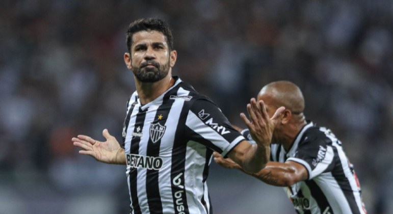 Presidente do Atlético-MG fala sobre Diego Costa, atacante desejado pelo Corinthians 
