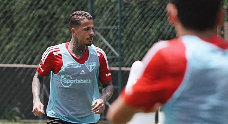 Diego Costa em treino pelo São Paulo