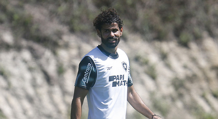 Diego Costa em treino do Botafogo