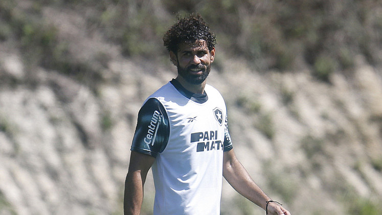Diego Costa em treino do Botafogo