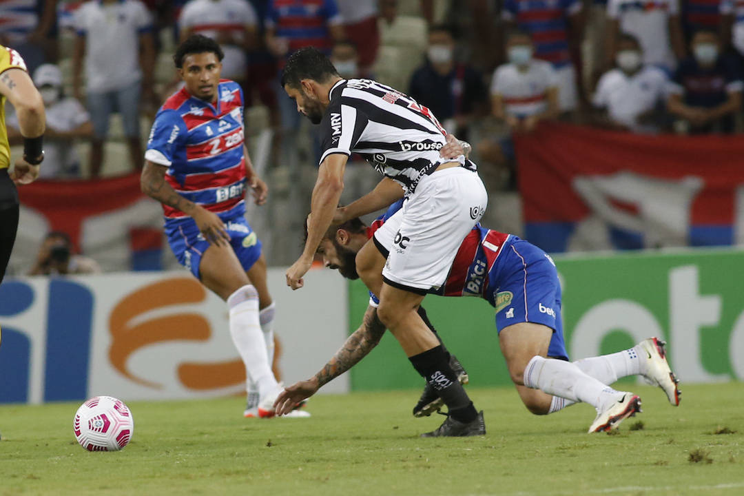 É difícil quando eles (Flamengo) resolvem jogar. Troféu para o Grêmio é a  Libertadores.' Derrota faz Renato 'desistir' da Copa do Brasil - Prisma -  R7 Cosme Rímoli