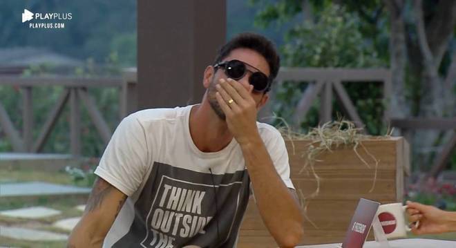 O publicitário se emocionou e confessou que se arrepende das brigas no Power Couple