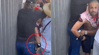 Ídolo do São Paulo tem celular furtado durante festa com a torcida; veja (Reprodução/Twitter)
