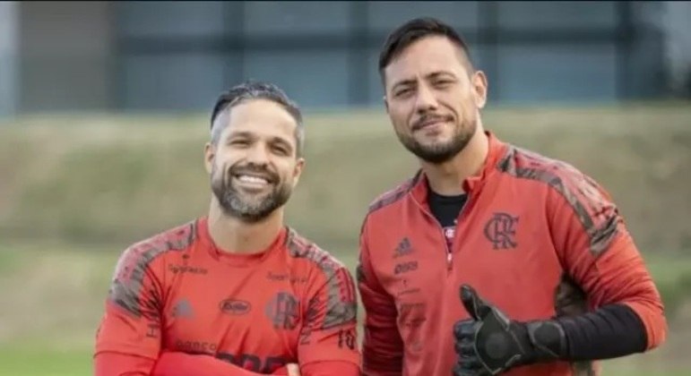Diego Ribas e Diego Alves em treino do Flamengo