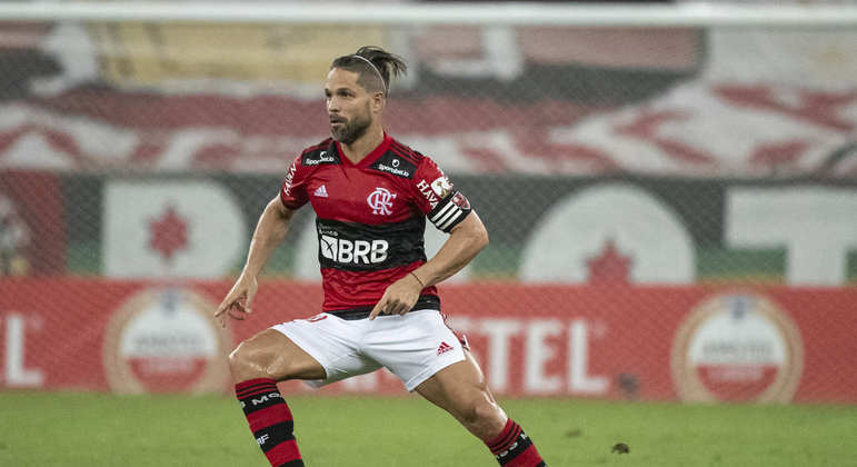Diego Ribas, que ainda está no time, lidera a lista.
