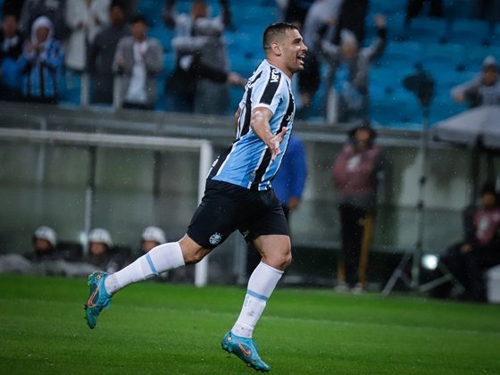 2°- Diego SouzaNúmero de gols: 130 gols