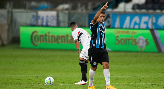 Gremio Vence O Sao Paulo E Fica Perto Da Final Da Copa Do Brasil Esportes R7 Futebol