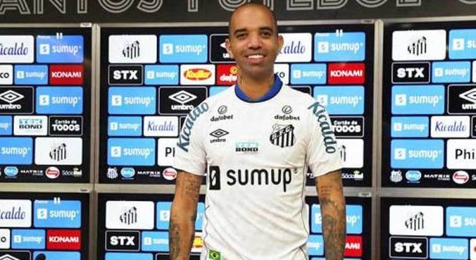 Atacante até comemorou adiamento do jogo contra o Flu, mas está ansioso pelo 1º gol com o Peixe