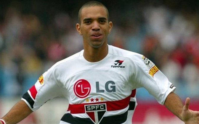 Diego Tardelli - São Paulo (2004): embora já tivesse subido ao profissional, Tardelli se destacou na edição de 2004, quando foi vice-campeão pelo São Paulo. 